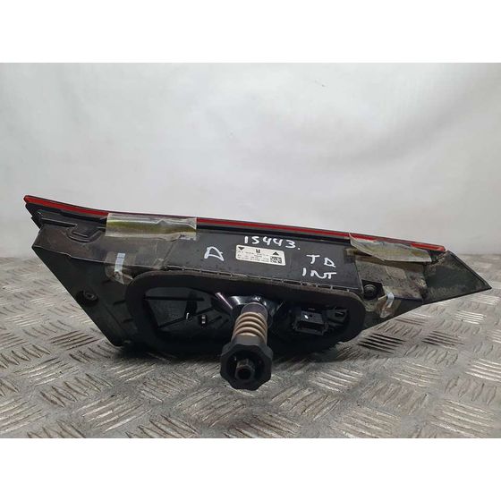 Piloto Trasero Derecho Para Bmw Serie 1 Lim.