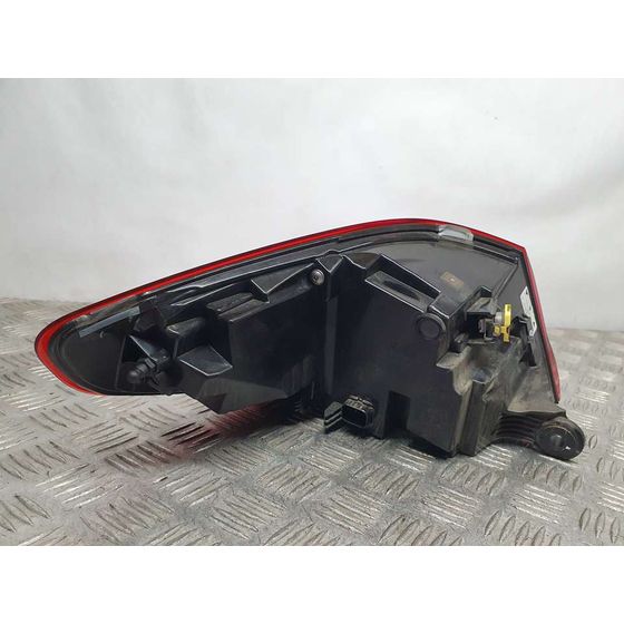 Piloto Trasero Derecho Para Bmw Serie 1 Lim.
