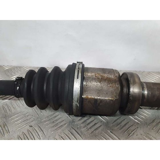 Transmision Delantera Derecha Para Ford Focus Berlina