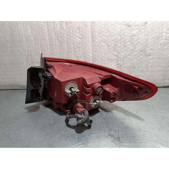 Piloto Trasero Izquierdo para Kia Stonic (Ybcuv)
