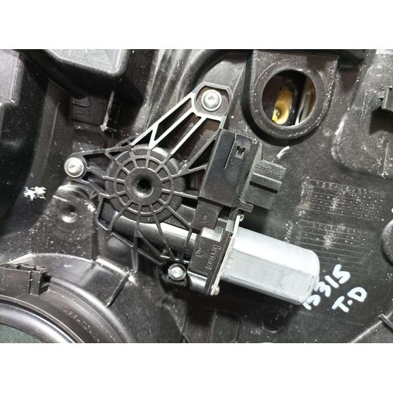 Elevalunas Trasero Derecho Para Mercedes Clase Gla