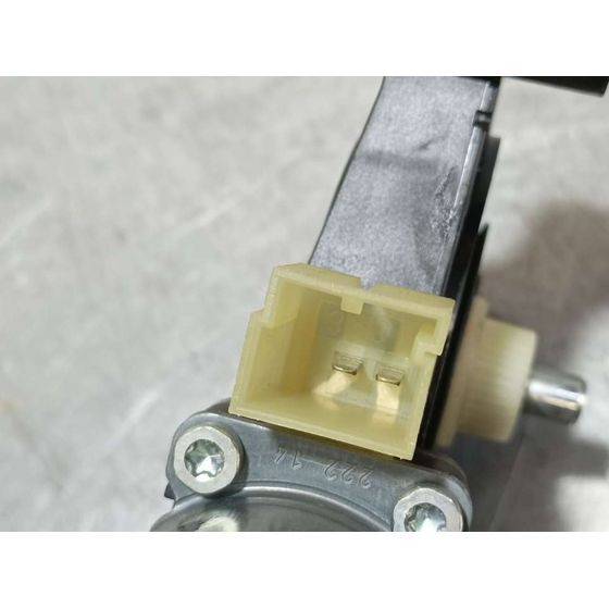 Motor Elevalunas Delantero Derecho Para Volkswagen Golf Vii Sportsvan