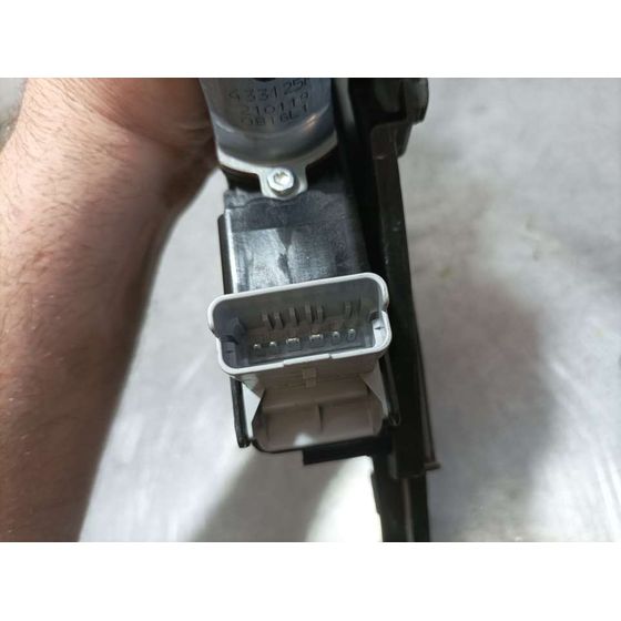 Elevalunas Delantero Derecho Para Peugeot 2008