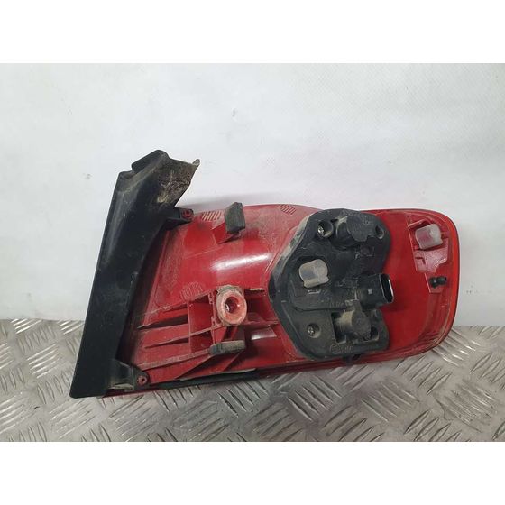 Piloto Trasero Izquierdo Para Audi A4 Ber.