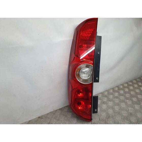 Piloto Trasero Izquierdo para Fiat Doblo Cargo