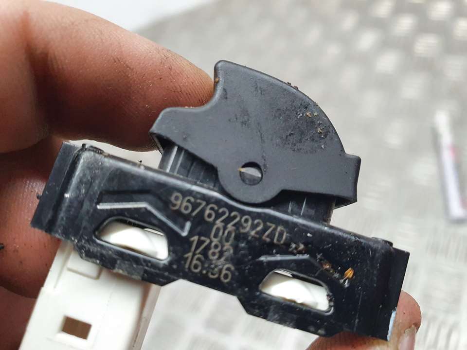 Mando Elevalunas Delantero Derecho Para Peugeot 308