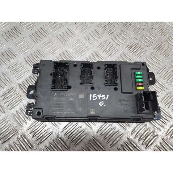 Caja Reles / Fusibles Para Bmw Serie 1 Lim.