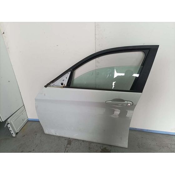 Puerta Delantera Izquierda Para Bmw Serie 1 Lim.
