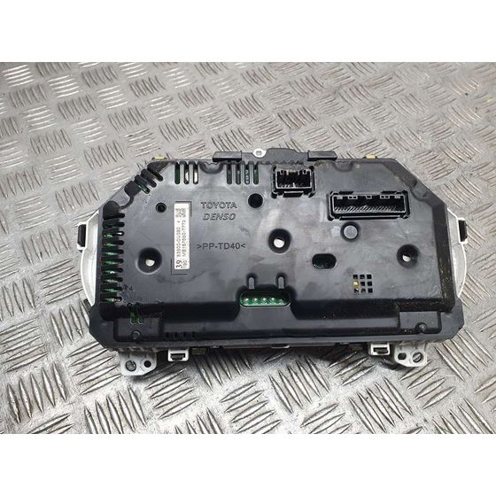 Cuadro Instrumentos Para Toyota Yaris