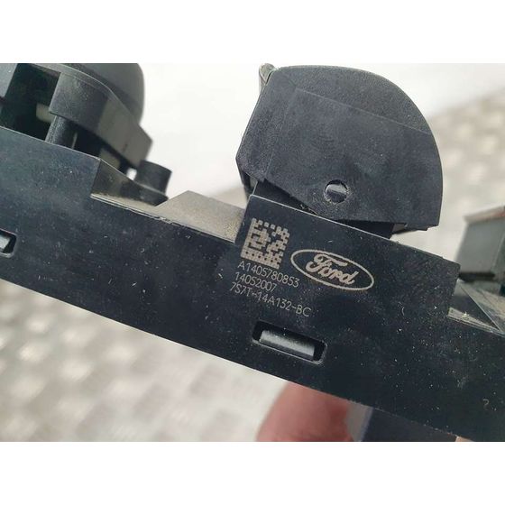 Mando Elevalunas Delantero Izquierdo Para Ford Mondeo Ber.