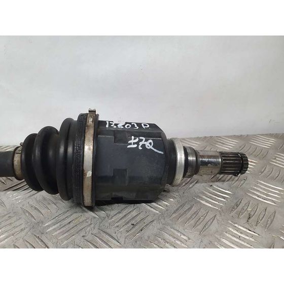 Transmision Delantera Izquierda Para Toyota Auris