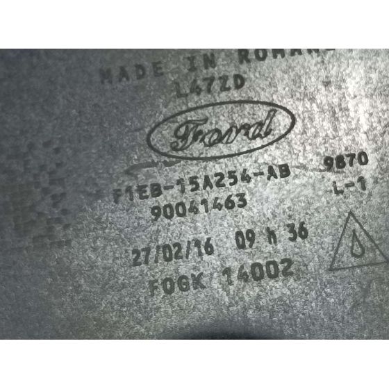 Faro Antiniebla Derecho Para Ford Focus Lim.