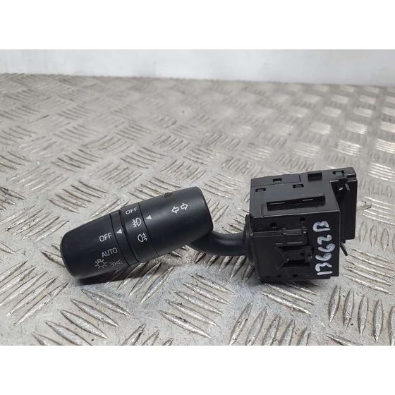 Mando Luces Para Mazda 2 Lim.