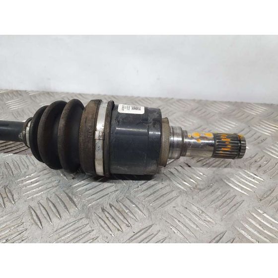Transmision Delantera Izquierda Para Mazda 2 Lim.