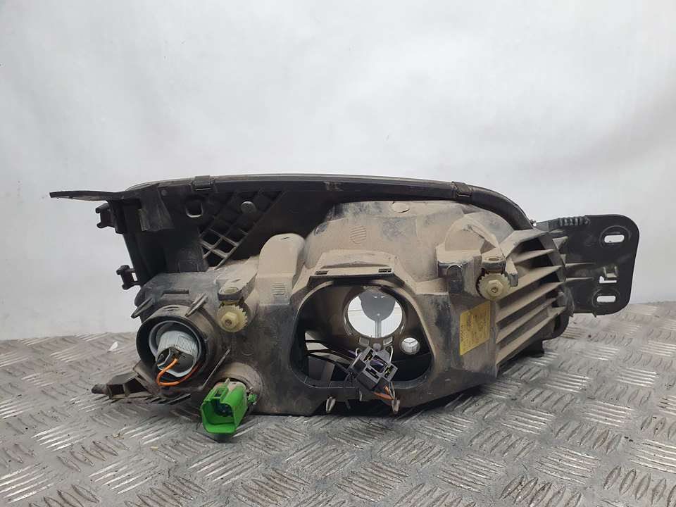 Faro Izquierdo para Ford Fiesta Berlina (Dx)