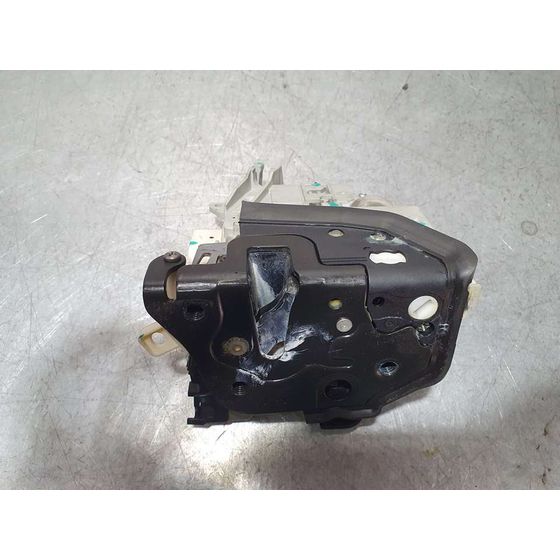Cerradura Puerta Delantera Derecha Para Audi A4 Ber.