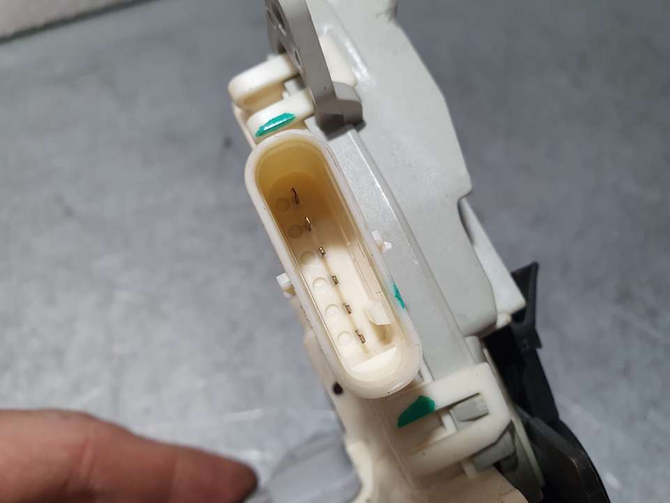 Cerradura Puerta Delantera Derecha Para Audi A4 Ber.