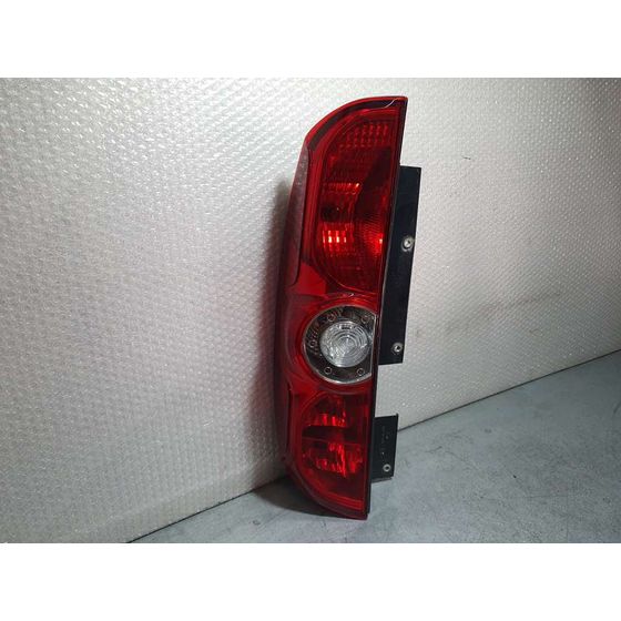 Piloto Trasero Izquierdo para Opel Combo D