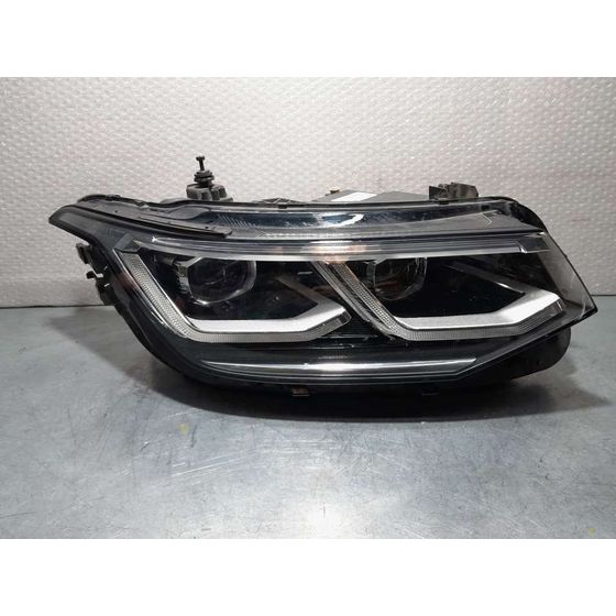 Faro Derecho Para Volkswagen Tiguan