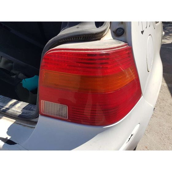 Piloto Trasero Derecho Para Volkswagen Golf Iv Berlina