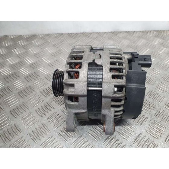 Alternador Para Mercedes Clase Gla