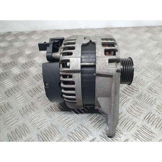 Alternador Para Mercedes Clase Gla