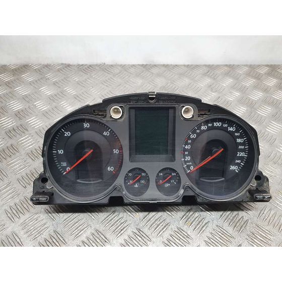 Cuadro Instrumentos Para Volkswagen Passat Berlina