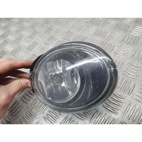 Faro Antiniebla Derecho Para Volkswagen Passat Berlina