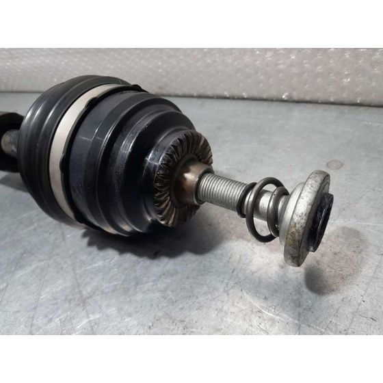 Transmision Delantera Izquierda Para Bmw Serie 1 Lim.