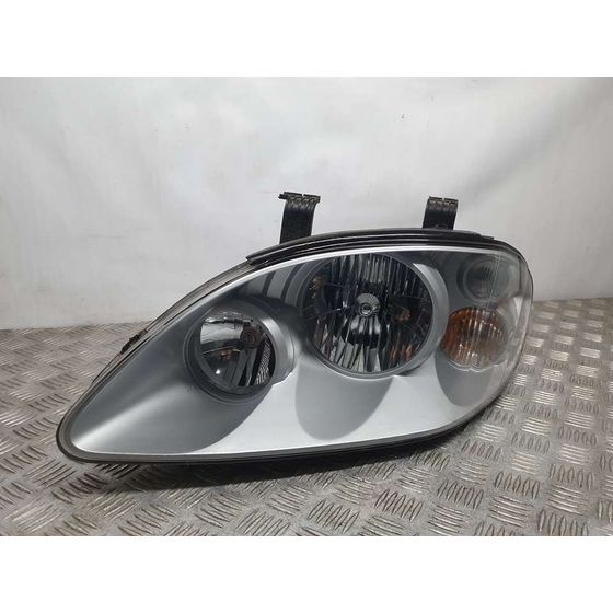 Faro Izquierdo Para Ssangyong Rodius