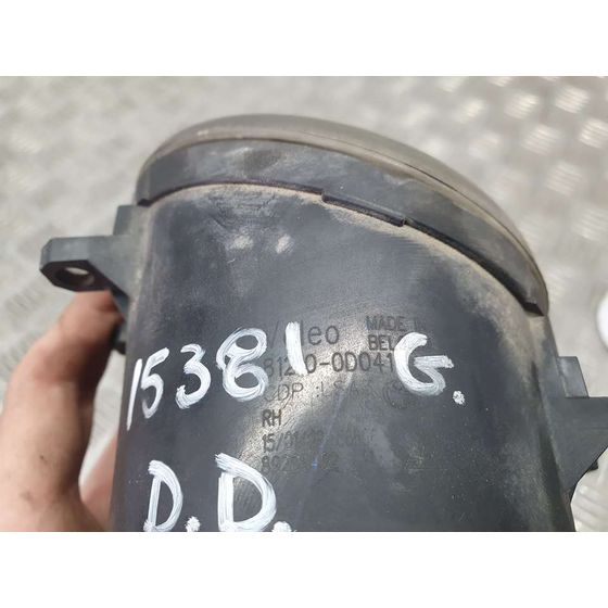 Faro Antiniebla Derecho Para Toyota Prius