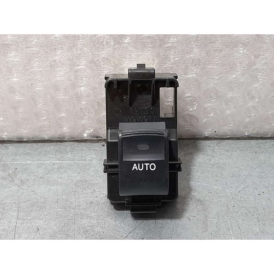 Mando Elevalunas Delantero Derecho Para Toyota Auris