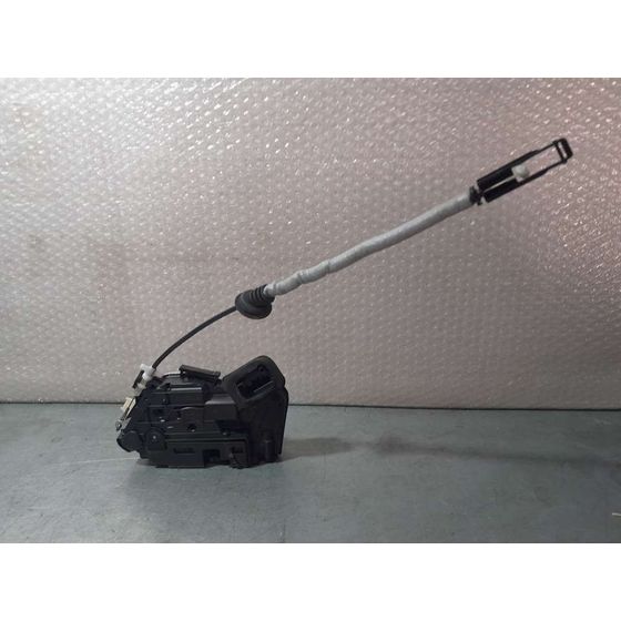 Cerradura Puerta Delantera Derecha Para Volkswagen Polo