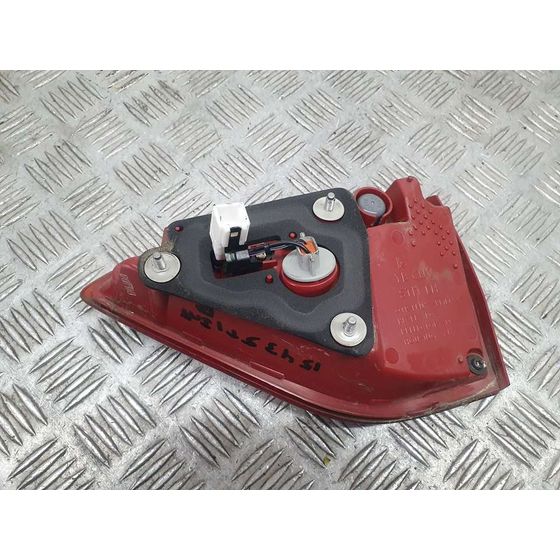 Piloto Trasero Izquierdo para Kia Stonic (Ybcuv)