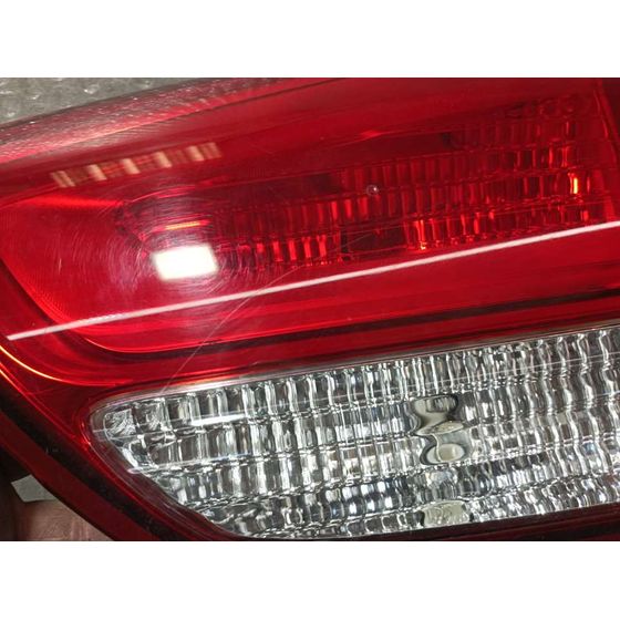 Piloto Trasero Derecho Para Kia Carens