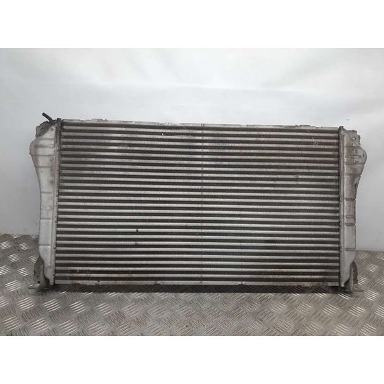 Intercooler Para Toyota Auris