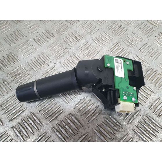 Mando Limpia Para Mazda 2 Lim.