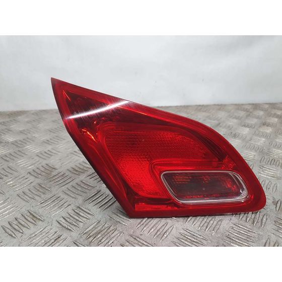 Piloto Trasero Izquierdo Para Opel Astra J Lim.
