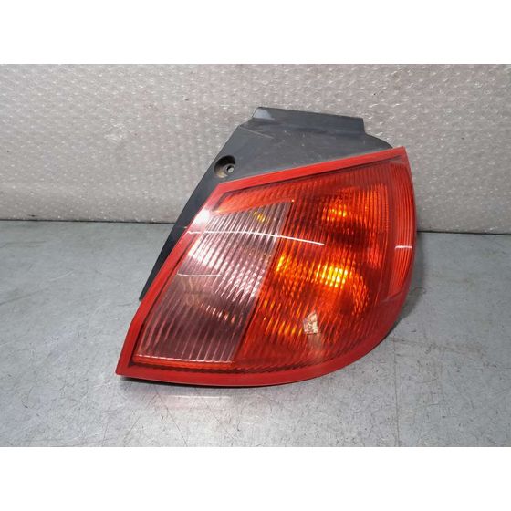 Piloto Trasero Derecho Para Mitsubishi Colt Berlina 3