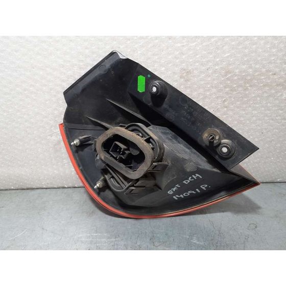 Piloto Trasero Derecho Para Mitsubishi Colt Berlina 3