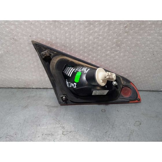 Piloto Trasero Derecho Para Mitsubishi Colt Berlina 3