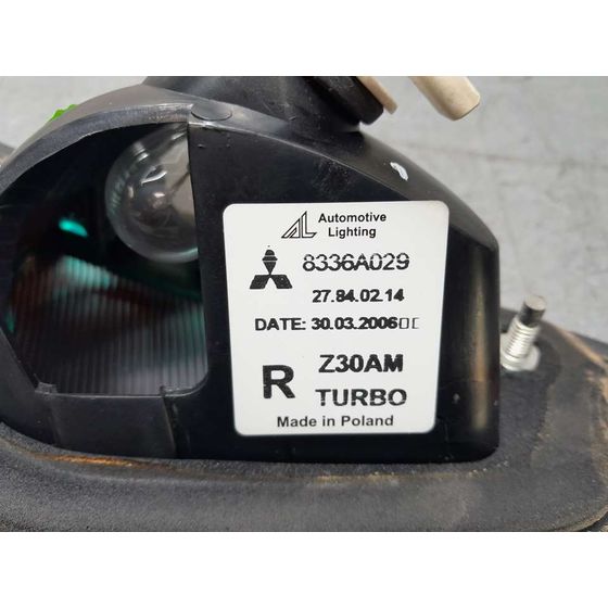 Piloto Trasero Derecho Para Mitsubishi Colt Berlina 3