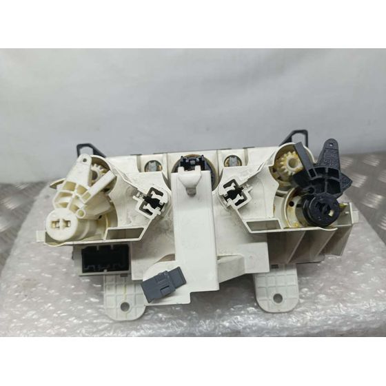Mando Calefaccion / Aire Acondicionado Para Mazda 5 Berl.