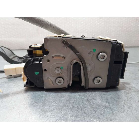 Cerradura Puerta Delantera Izquierda Para Mercedes Clase B