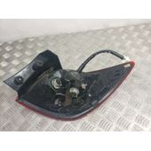 Piloto Trasero Izquierdo para Mazda 2 Lim. ()