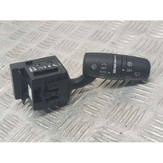 Mando Limpia para Mazda 2 Lim. ()