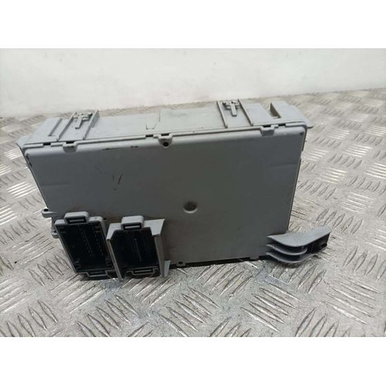 Caja Reles / Fusibles para Ford Ka (Ccu)