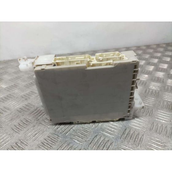 Caja Reles / Fusibles para Toyota Yaris