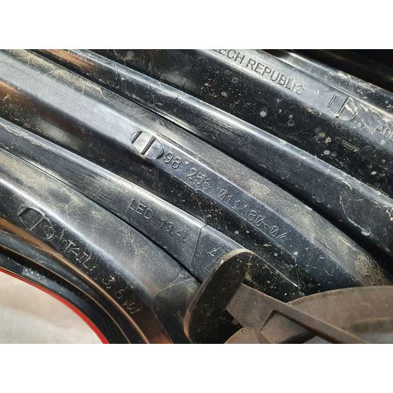 Piloto Trasero Derecho para Peugeot 208