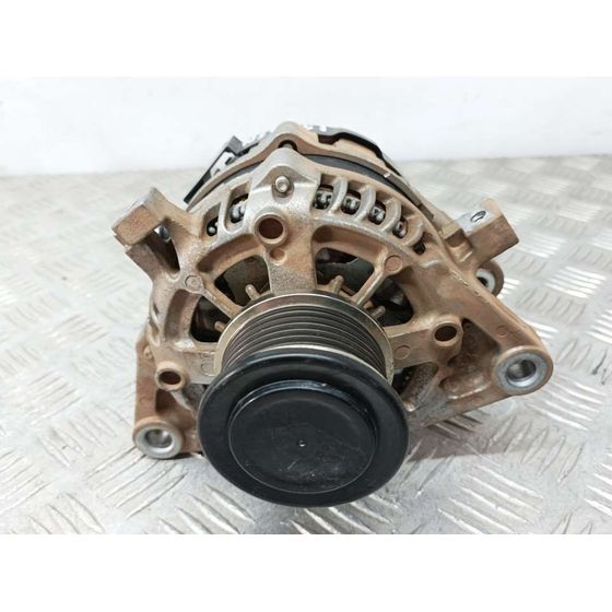 Alternador para Toyota Land Cruiser (J15)